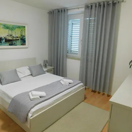 アパート Doni ポドゥゴラ